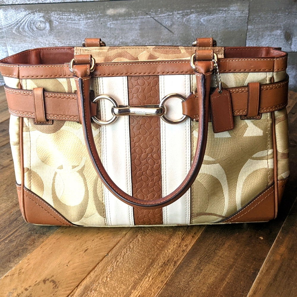Vintage Medium Size Purse Tan and Gold Classic Coach